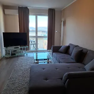 Flat At The Edge Of The Center + Parking Будапешт